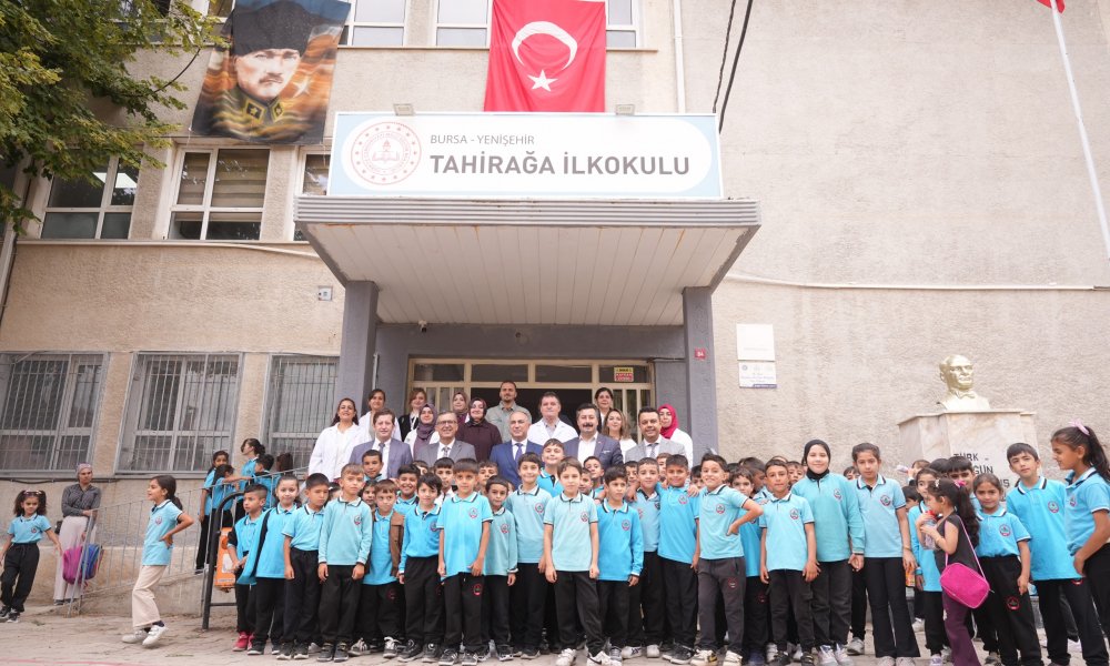 YILLAR ÖNCE ÖĞRENCİYDİ, ŞİMDİ BAŞKAN OLARAK AYNI OKULDA