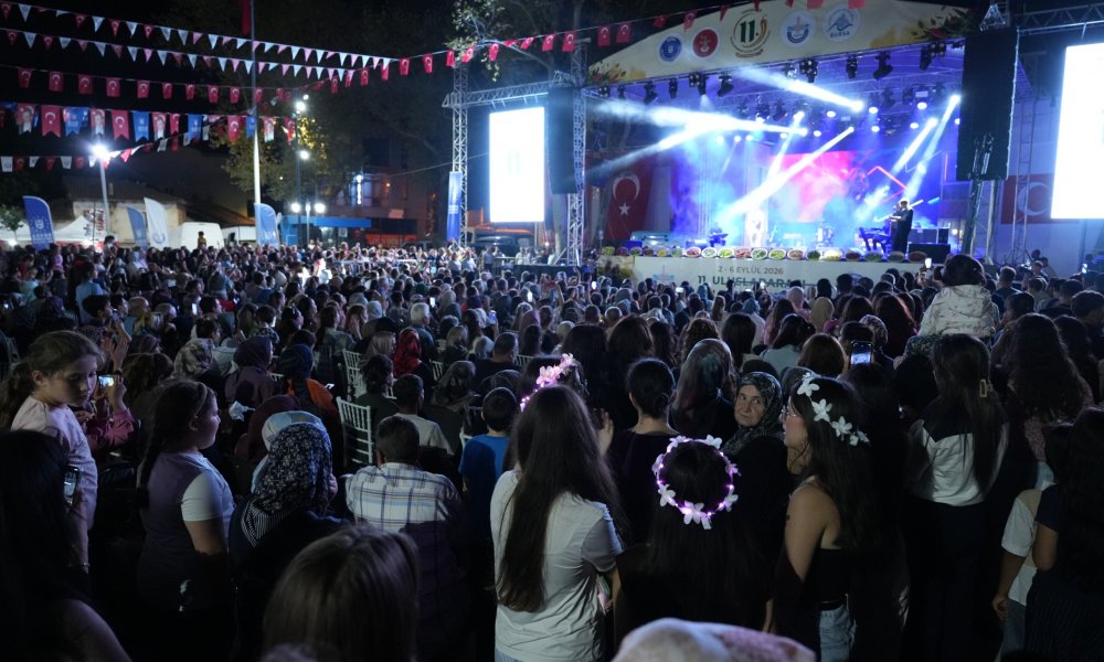 YENİŞEHİR, BİBER FESTİVALİ’NİN İLK GÜNÜNDE BALKAN PANAYIRIYLA COŞTU