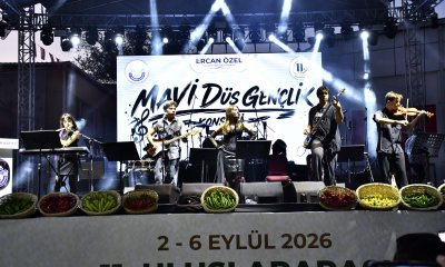 YENİŞEHİR’İN GENÇLERİ SAHNENİN TOZUNU ATTIRDI
